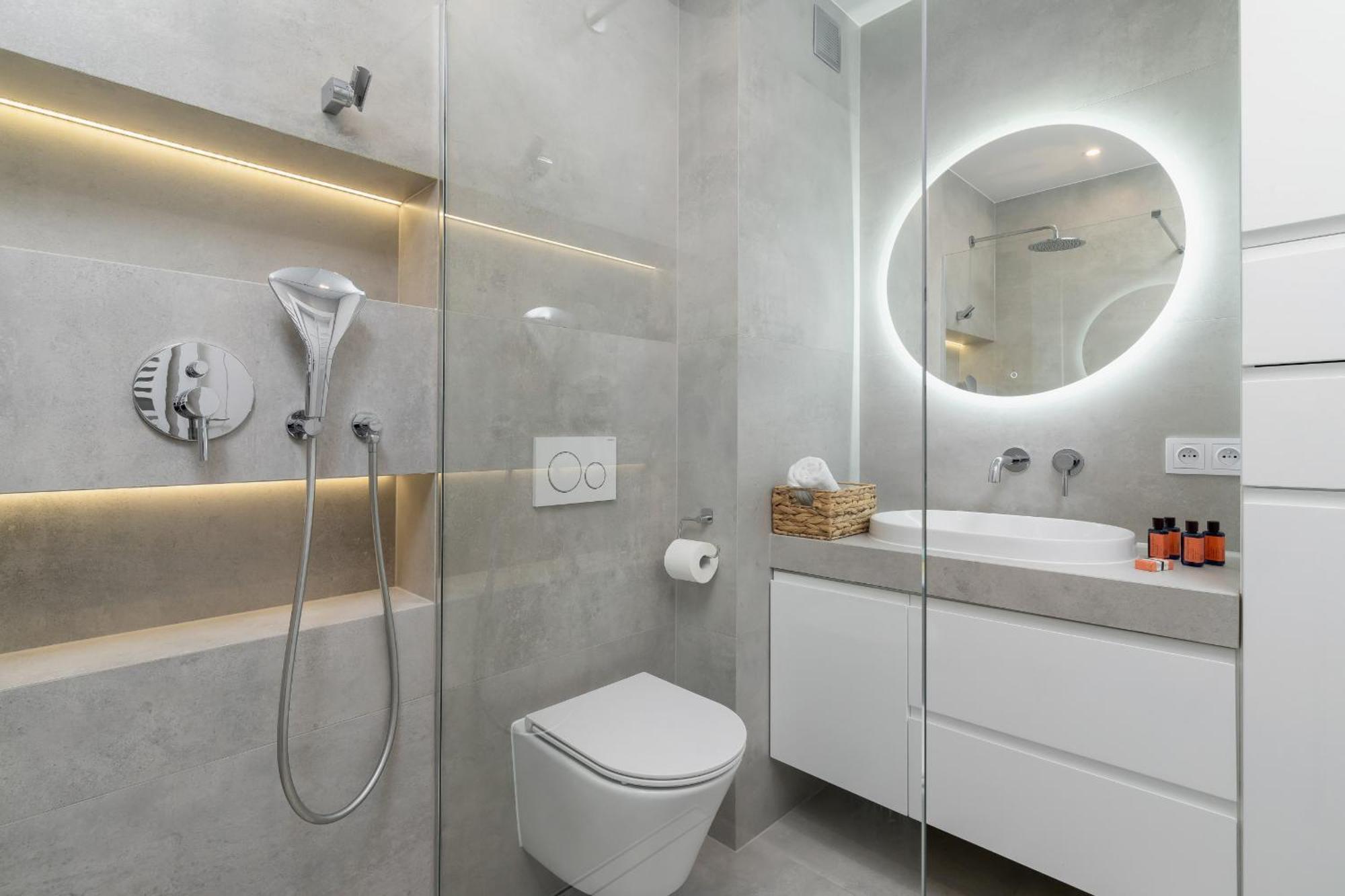 Apartment Modern Suitable For Remote Work With Balcony & Parking By Renters *