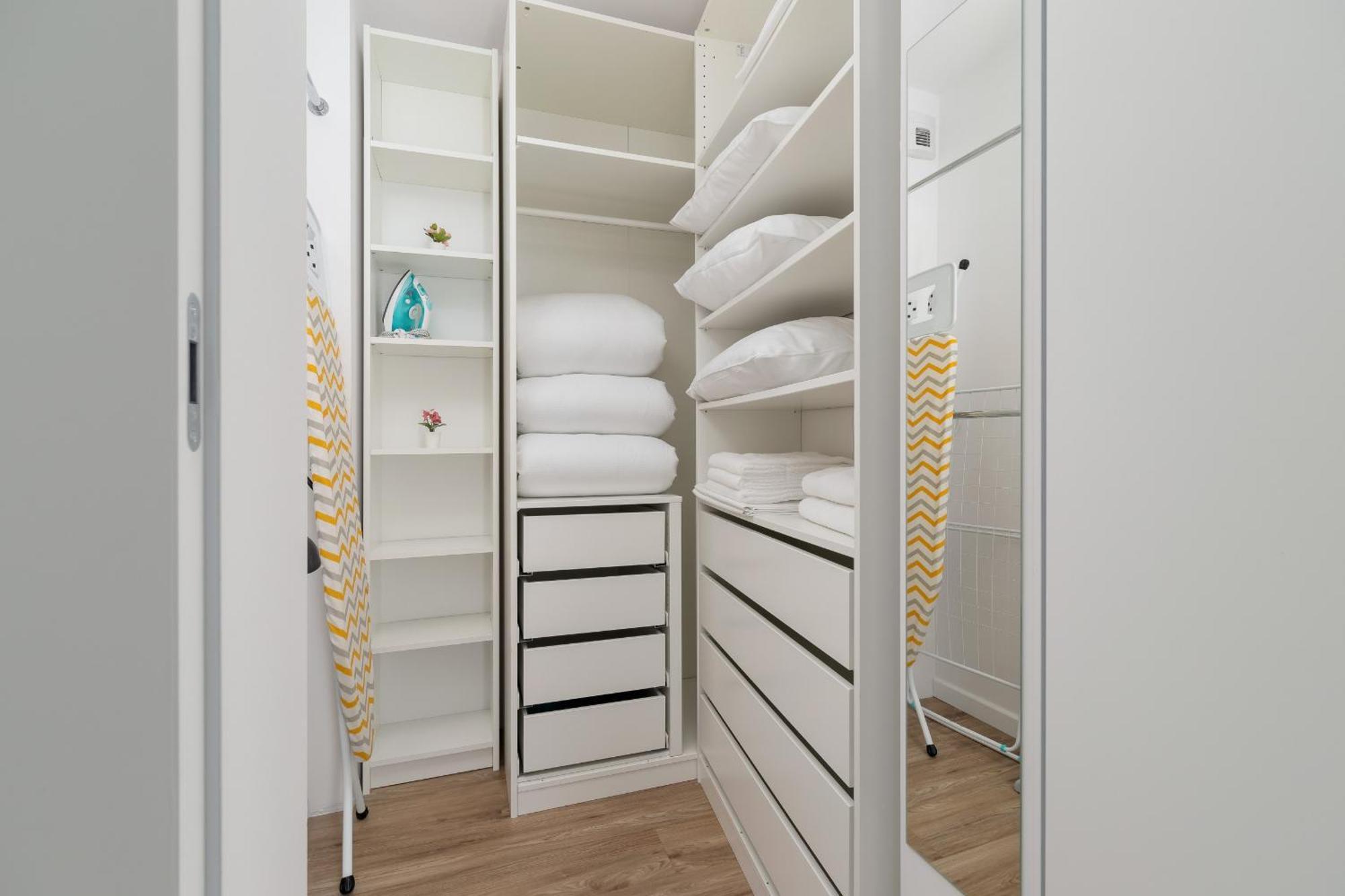 Modern Suitable For Remote Work With Balcony & Parking By Renters * Krakau